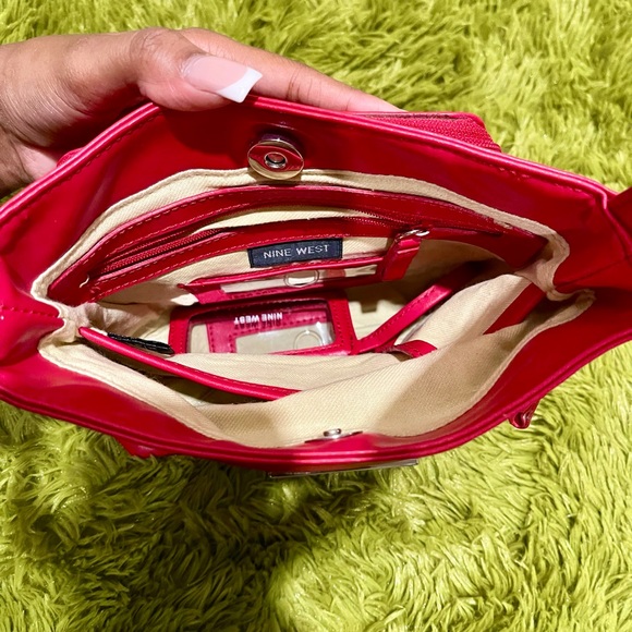 Nine West red leather shoulder bag purse - Picture 3 of 4